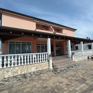 Kimm Apartman Porec