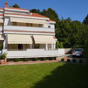 Natasa Apartman Palit